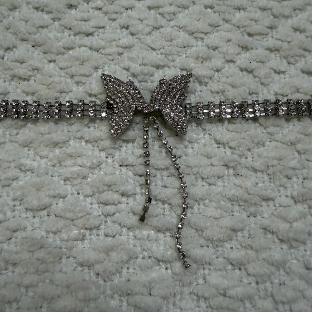 Butterfly Silver Toned Rhinestones Choker - Picture 5 of 9